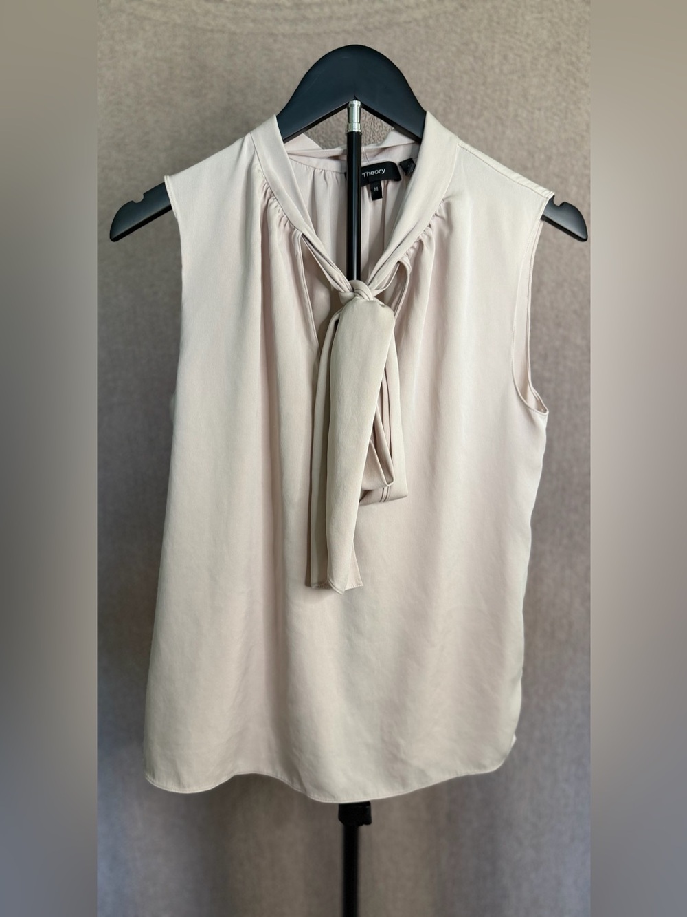 Theory M Ivory Sleeveless Tie Neck Bow Blouse Career Top